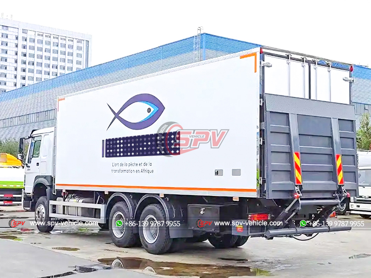 Howo 10 Wheels Heavy-duty Freezer Wagon - Rear Left Side